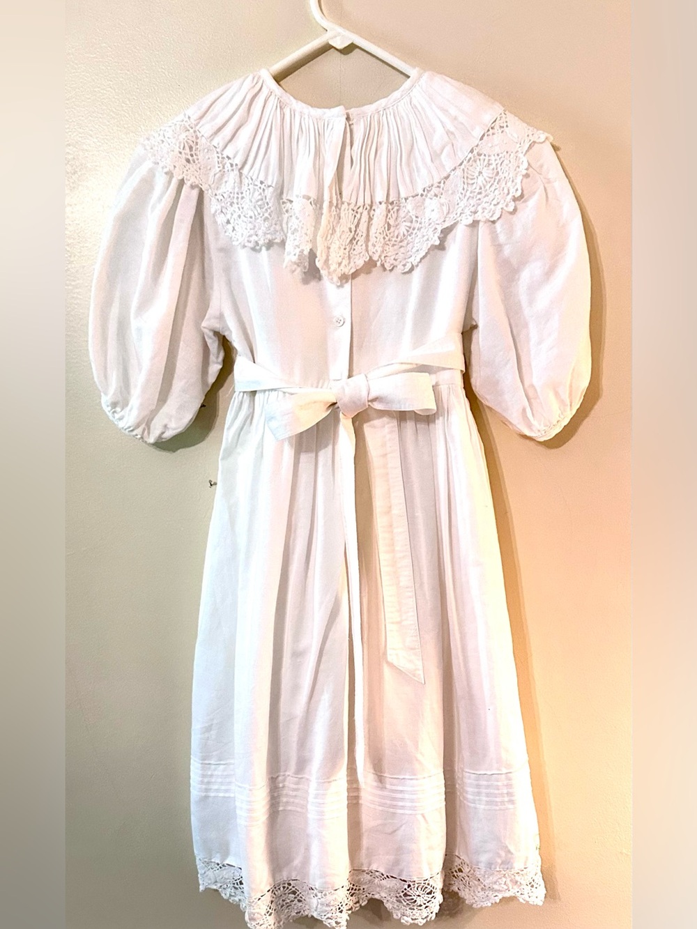 Classic White Lace-Trim Girls' Dress Size 12 - Picture 3 of 5
